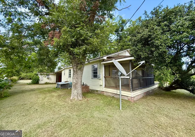 Photo 2 of Single family home for sale at 31 Currie St, Hazlehurst, GA 31539 | MLS# 10820884 | Listing updated on 2026-09-19