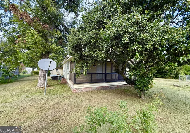 Photo 3 of Single family home for sale at 31 Currie St, Hazlehurst, GA 31539 | MLS# 10820884 | Listing updated on 2026-09-19