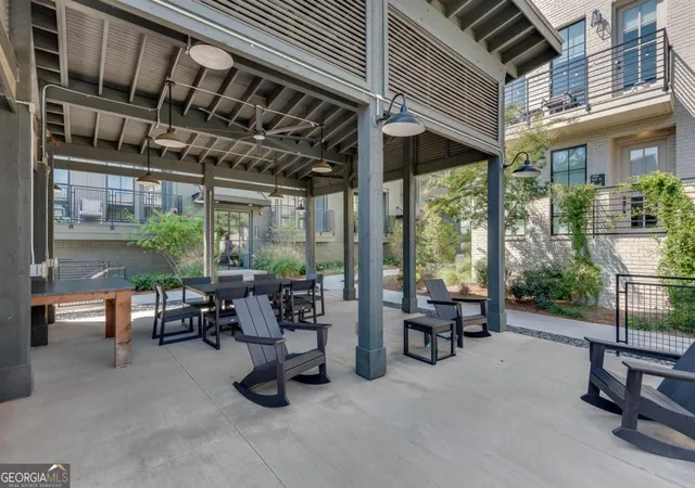 Listing Photo 2 - Condo for sale in building located at 1273 Longreen Ter NW, Atlanta, GA 30318 - Unit #