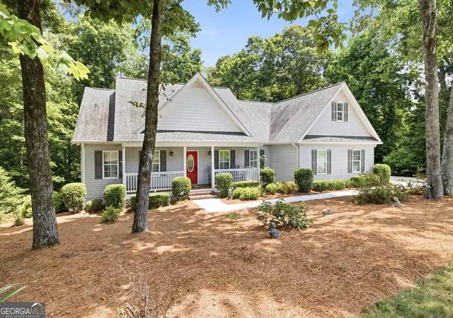 Homes for sale in Cornelia, GA | 292 Parkwood Pl Cir, Cornelia, GA 30531 | MLS# 10801457