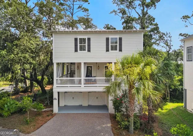 Photo 3 of Single family home for sale at 2 White Oak Ln, Tybee Island, GA 31328 | MLS# 10798318 | Listing updated on 2026-09-02