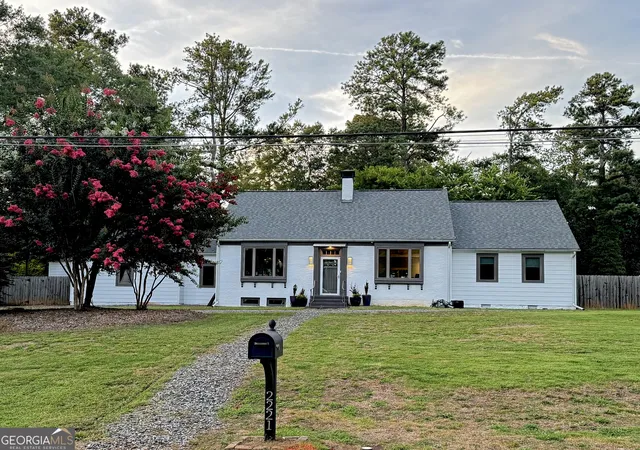 2nd image of 2221 Highview Rd Sw, Atlanta, GA 30311 | MLS# 10728196