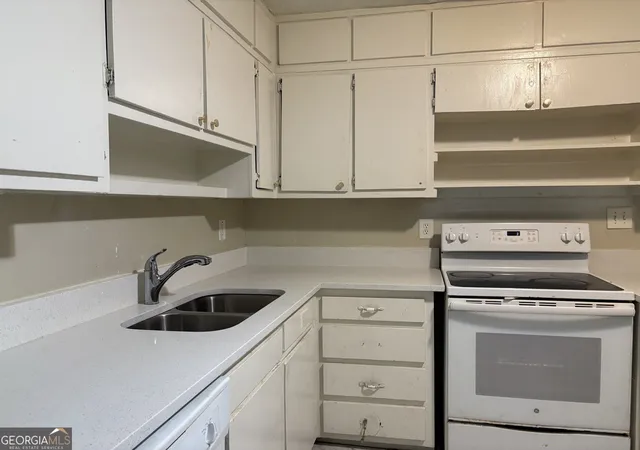 image of 8145 Attleboro Dr, Jonesboro, GA 30238 | MLS# 10761667