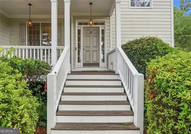 Photo 2 of Single family home for sale at 843 Bentwater Dr, Acworth, GA 30101 | MLS# 10806872 | Listing updated on 2026-09-14
