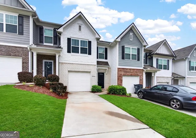 Photo 1 of Townhouse for sale at 5705 Union Pointe Dr, Union City, GA 30291 | MLS# 10781826 | Listing updated on 2026-06-28