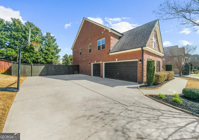 Photo 3 of Single family home for sale at 5050 Savannah Run, Cumming, GA 30040 | MLS# 10833647 | Listing updated on 2026-09-12