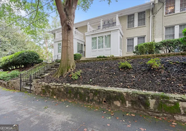 Photo 2 of Condo for sale at 1879 Johnson Rd Ne #11, Atlanta, GA 30306 | MLS# 10806956 | Listing updated on 2026-09-05