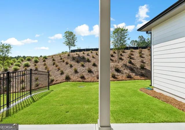Photo 3 of Single family home for sale at 1339 Autumn Lake Dr Sw, Gainesville, GA 30504 | MLS# 10815072 | Listing updated on 2026-09-21