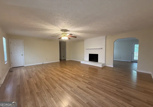 Photo 3 of Single family home for sale at 422 King Ln, Thomson, GA 30824 | MLS# 10828007 | Listing updated on 2026-09-01
