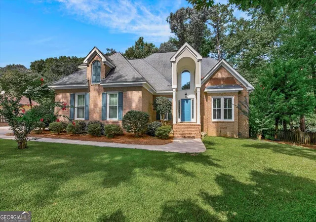 Photo 2 of Single family home for sale at 106 Fairways Dr, Warner Robins, GA 31088 | MLS# 10824836 | Listing updated on 2026-08-27