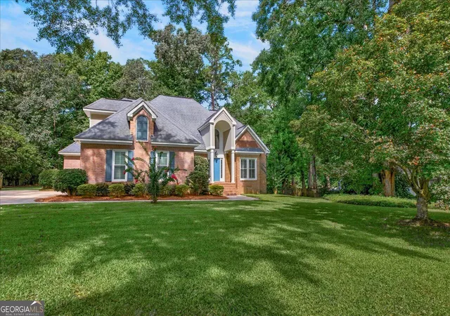 Photo 3 of Single family home for sale at 106 Fairways Dr, Warner Robins, GA 31088 | MLS# 10824836 | Listing updated on 2026-08-27