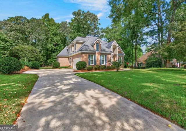 Photo 4 of Single family home for sale at 106 Fairways Dr, Warner Robins, GA 31088 | MLS# 10824836 | Listing updated on 2026-08-27