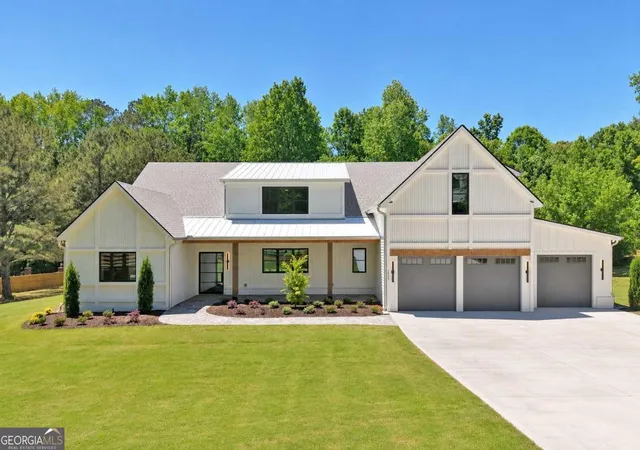 Photo 2 of Single family home for sale at 1452 Rucker Cir, Woodstock, GA 30188 | MLS# 10766680 | Listing updated on 2026-08-16