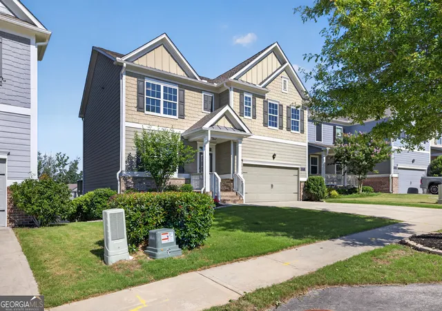 Photo 3 of Single family home for sale at 6732 Scarlet Oak Way, Flowery Branch, GA 30542 | MLS# 10781104 | Listing updated on 2026-08-10