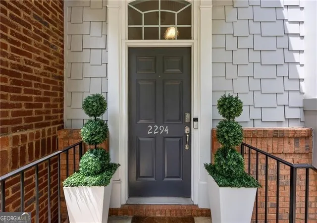 Photo 4 of Townhouse for sale at 2294 Limehurst Dr Ne #17, Atlanta, GA 30319 | MLS# 10825390 | Listing updated on 2026-09-22