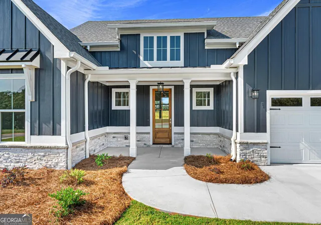 Photo 3 of Sale Pending at 78 South Pointe Dr, Hartwell, GA 30643 | MLS# 10612952 | Listing updated on 2026-01-12