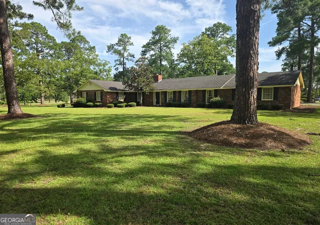 Photo 2 of Single family home for sale at 400 W Willow Lake Dr, Metter, GA 30439 | MLS# 10814017 | Listing updated on 2026-09-02