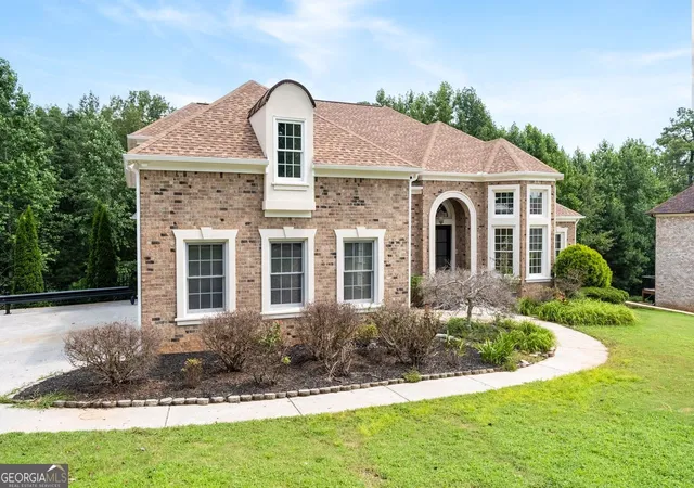 Photo 2 of Sale Pending at 5173 Barrington Trc, Atlanta, GA 30331 | MLS# 10799460 | Listing updated on 2026-09-14