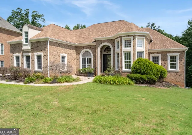 Photo 3 of Sale Pending at 5173 Barrington Trc, Atlanta, GA 30331 | MLS# 10799460 | Listing updated on 2026-09-14