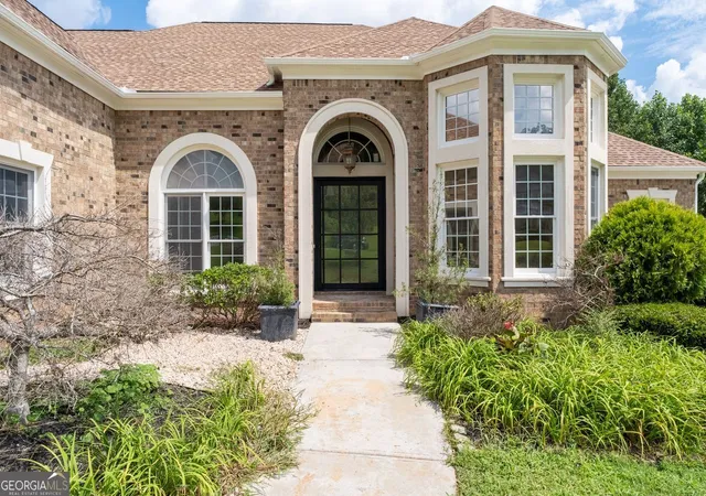 Photo 4 of Sale Pending at 5173 Barrington Trc, Atlanta, GA 30331 | MLS# 10799460 | Listing updated on 2026-09-14