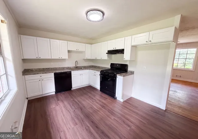 2nd image of 1375 Nw South Hicks Cir, Conyers, GA 30012 | MLS# 10805626