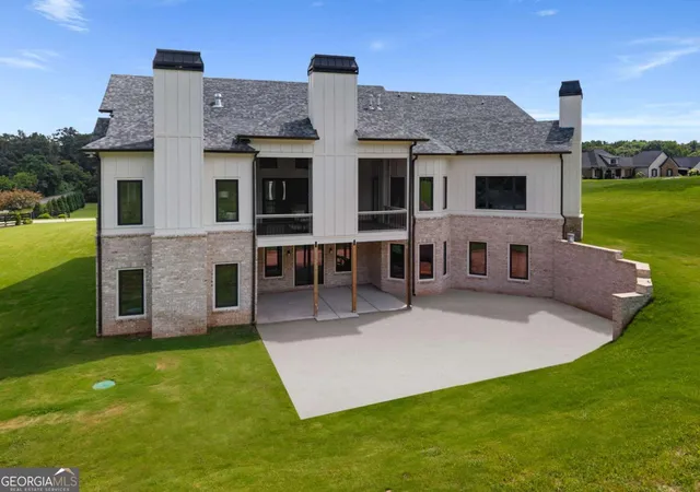 Photo 3 of Mansion for sale at 1020 West Ct, Canton, GA 30115 | MLS# 10812358 | Listing updated on 2026-08-31
