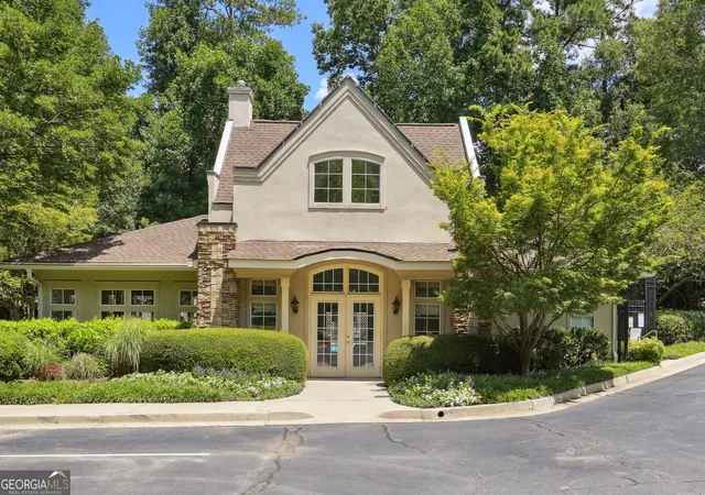 Listing Photo 2 - Condo for sale in building located at 3047 Lenox Rd, Atlanta, GA 30324 - Unit #2107