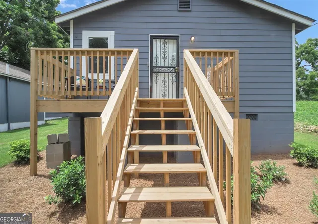 Photo 3 of Single family home for sale at 242 Jackson St, Barnesville, GA 30204 | MLS# 10809795 | Listing updated on 2026-09-12