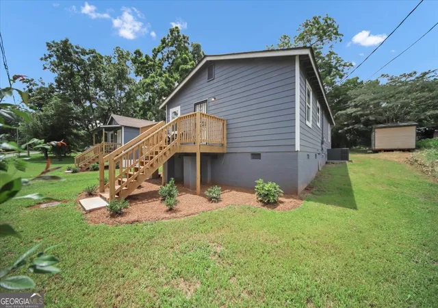 Photo 3 of Single family home for sale at 242 Jackson St, Barnesville, GA 30204 | MLS# 10809795 | Listing updated on 2026-09-12
