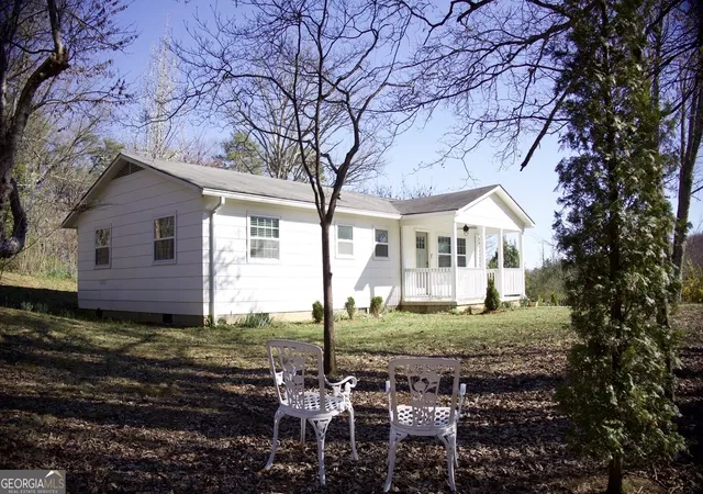 Photo 3 of Single family home for sale at 331 Blue Arrow Ln, Mineral Bluff, GA 30559 | MLS# 10731572 | Listing updated on 2026-05-06