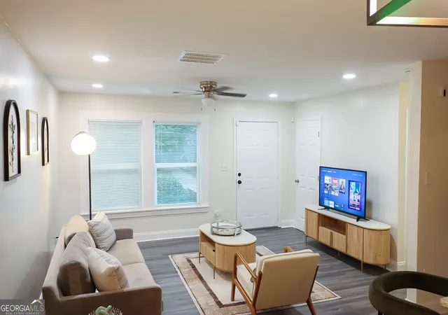 Photo 3 of Single family home for sale at 3155 Delmar Ln NW, Atlanta, GA 30311 | MLS# 10814049 | Listing updated on 2026-10-23