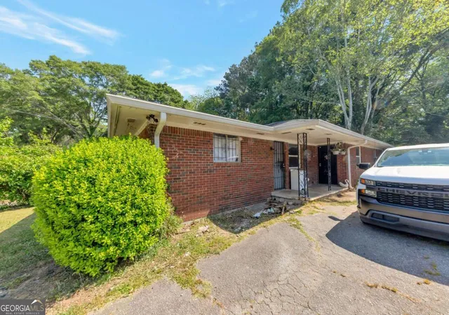 Photo 2 of Single family home for sale at 1097 Cordova St SW, Atlanta, GA 30310 | MLS# 10739801 | Listing updated on 2026-09-22