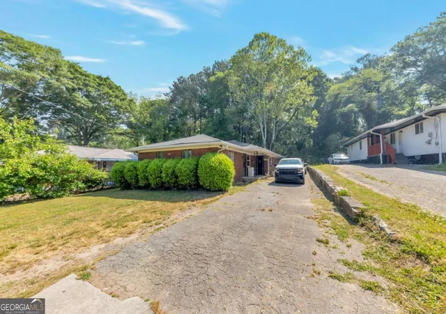 Photo 3 of Single family home for sale at 1097 Cordova St SW, Atlanta, GA 30310 | MLS# 10739801 | Listing updated on 2026-09-22