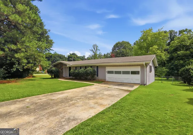 Photo 2 of Sale Pending at 1592 Envoy Pl, Riverdale, GA 30296 | MLS# 10813467 | Listing updated on 2026-08-11