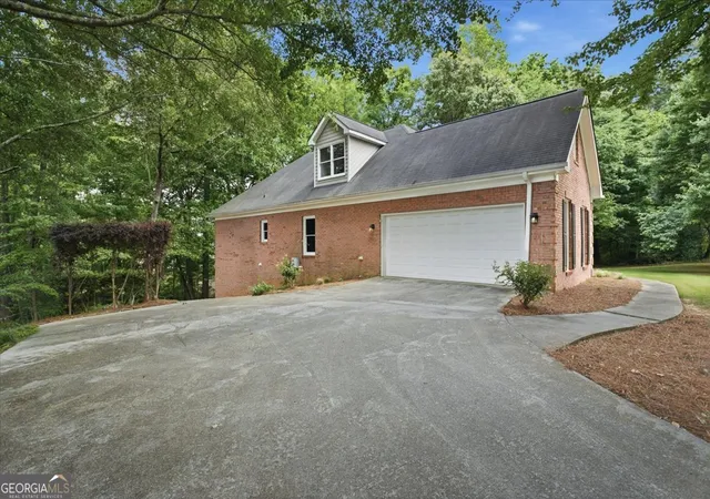 Photo 3 of Single family home for sale at 2624 Fireside Trl Sw, Conyers, GA 30094 | MLS# 10781177 | Listing updated on 2026-08-05