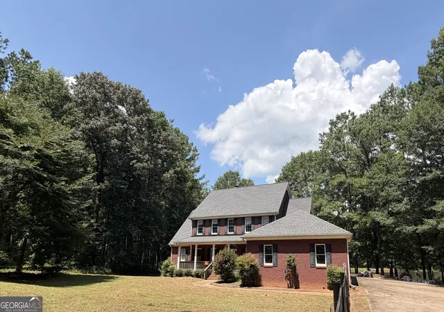 Photo 1 of Sale Pending at 1917 Al Roberts Road, Senoia, GA 30276 | MLS# 10833520 | Listing updated on 2026-09-18