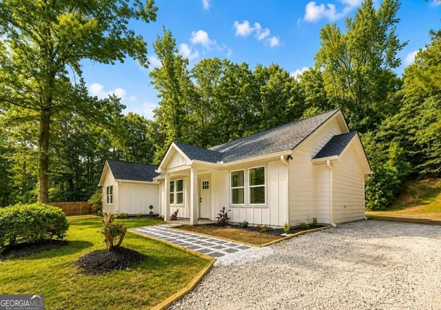 1st image of 1231 Bunny Ct, Loganville, GA 30052 | MLS# 10826264