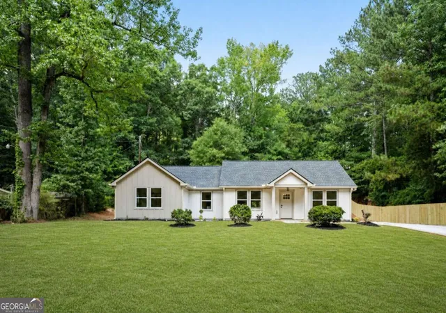 2nd image of 1231 Bunny Ct, Loganville, GA 30052 | MLS# 10826264