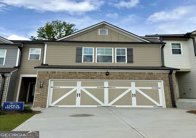 Photo 2 of Townhouse for sale at 5665 Overview Dr, Flowery Branch, GA 30542 | MLS# 10767568 | Listing updated on 2026-09-11