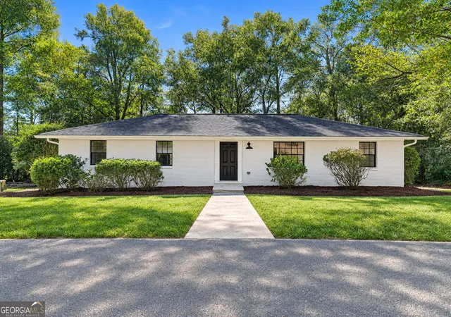 Single family home for sale at 300 S Dale Ave, Calhoun, GA 30701 | MLS# 10872716 | Listing updated on 2026-10-28