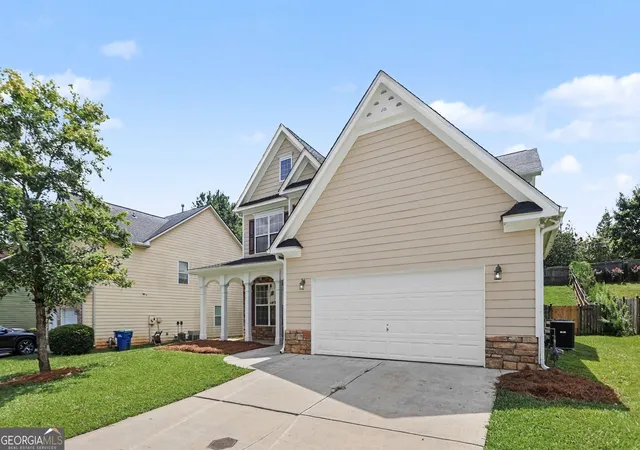 Photo 2 of Single family home for sale at 6486 E Stonelake Pl Sw, Atlanta, GA 30331 | MLS# 10827752 | Listing updated on 2026-09-10