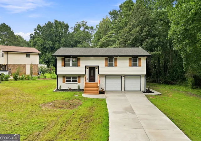 Photo 1 of Single family home for sale at 5827 Christopher Ln, Lithonia, GA 30058 | MLS# 10822158 | Listing updated on 2026-08-29