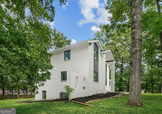 Photo 4 of Single family home for sale at 1113 Honeysuckle Dr, Canton, GA 30114 | MLS# 10793339 | Listing updated on 2026-09-11