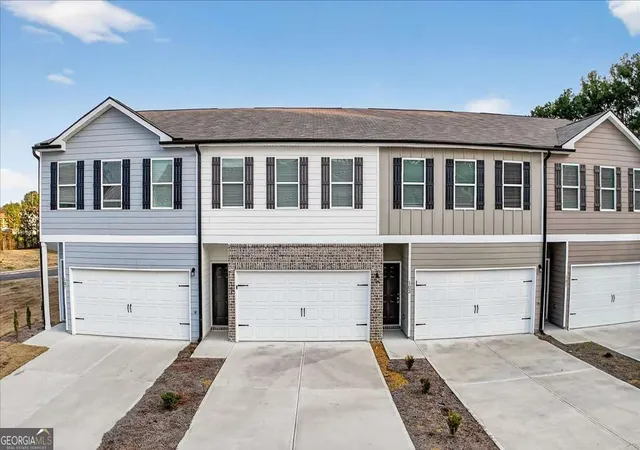 Photo 1 of Townhouse for sale at 105 Brexley Dr, Calhoun, GA 30701 | MLS# 10774454 | Listing updated on 2026-06-12
