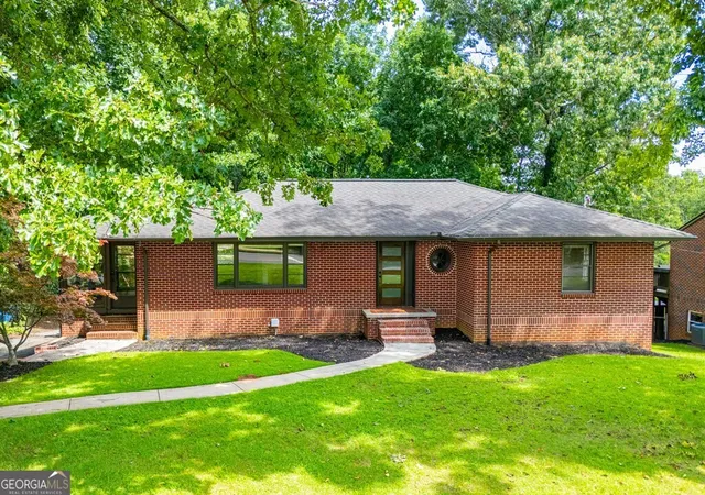 2nd image of 2020 Maple St, Carrollton, GA 30117 | MLS# 10791613