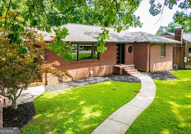 4th image of 2020 Maple St, Carrollton, GA 30117 | MLS# 10791613