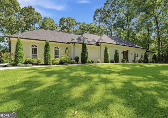 Photo 2 of Single family home for sale at 995 Willeo Rd, Roswell, GA 30075 | MLS# 10810335 | Listing updated on 2026-09-09