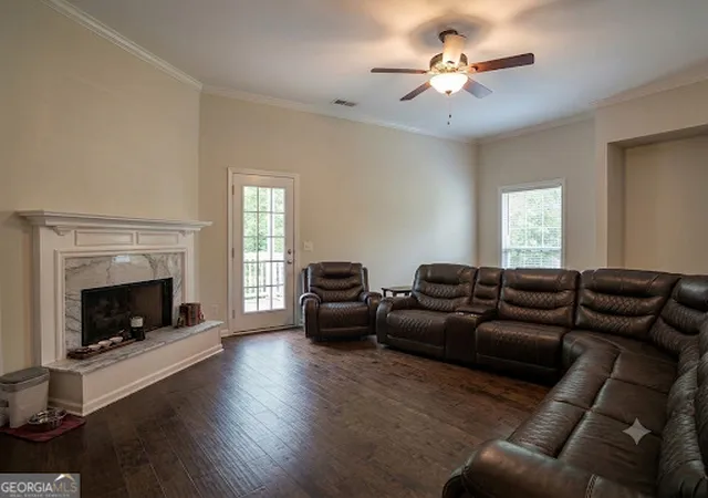 Photo 3 of Single family home for sale at 158 Wexford Dr, Newnan, GA 30265 | MLS# 10778315 | Listing updated on 2026-09-04