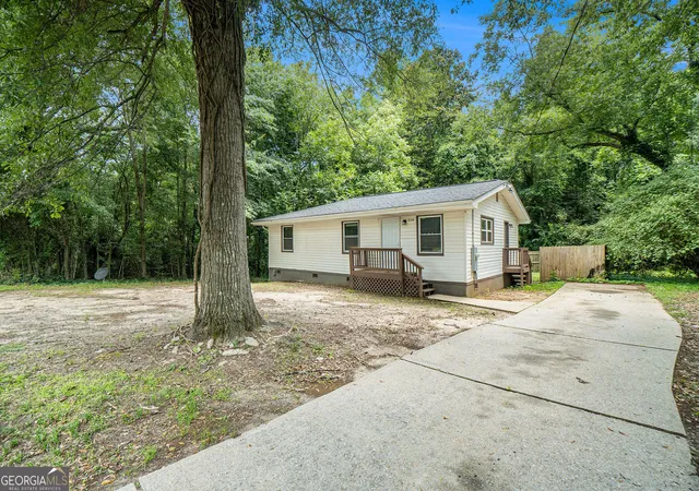 Photo 1 of Single family home for sale at 114 Howell Dr Sw, Atlanta, GA 30331 | MLS# 10790951 | Listing updated on 2026-09-03