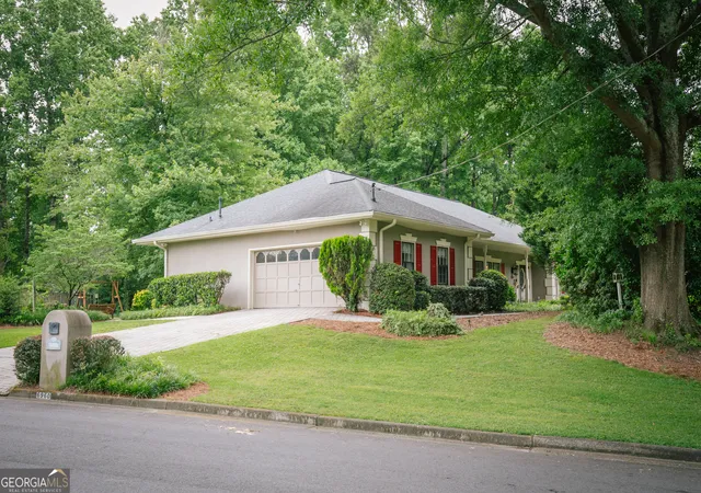 3rd image of 6960 Northgreen Dr, Sandy Springs, GA 30328 | MLS# 10777966